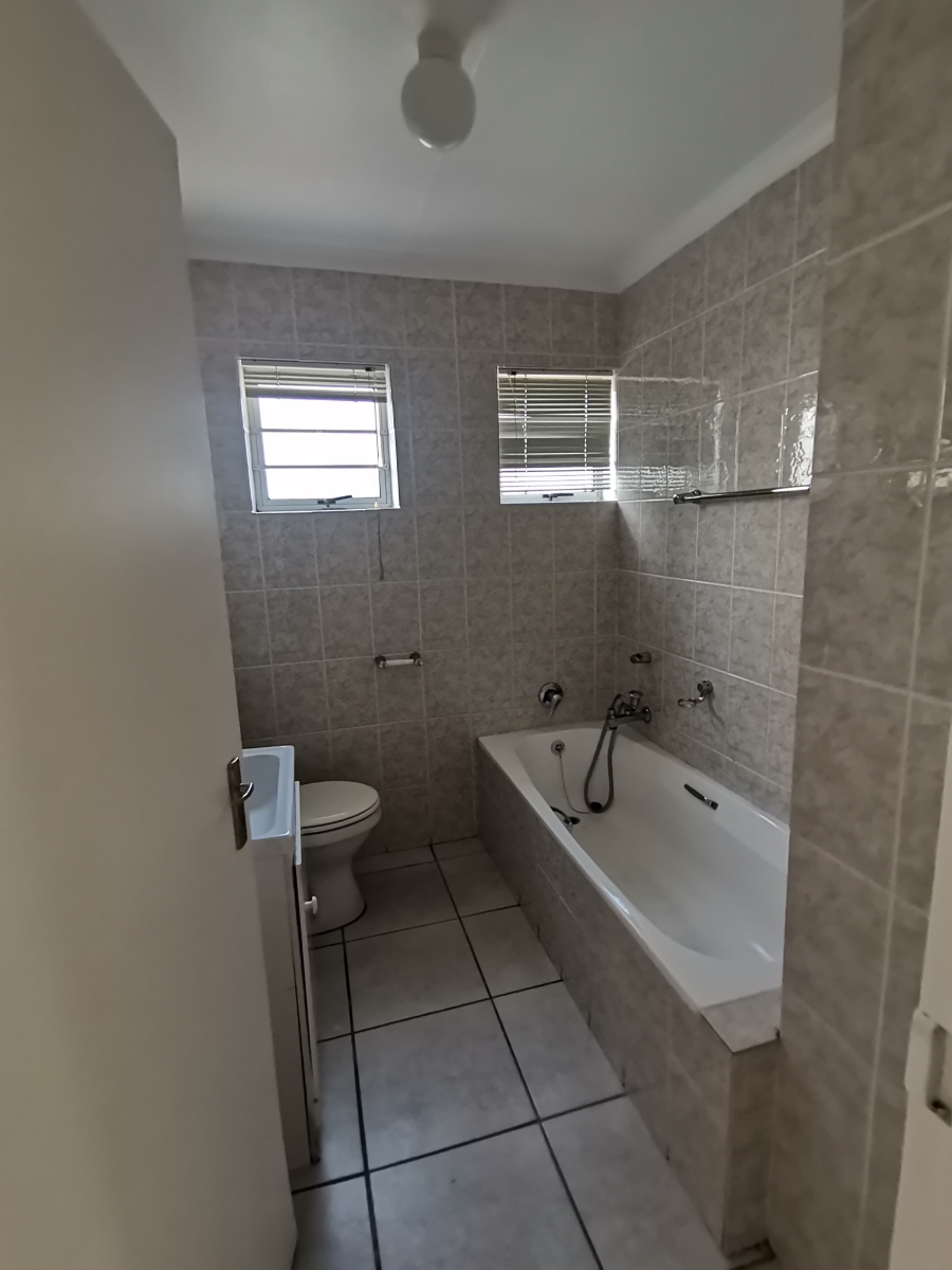 To Let 3 Bedroom Property for Rent in Fairview Golf Estate Western Cape